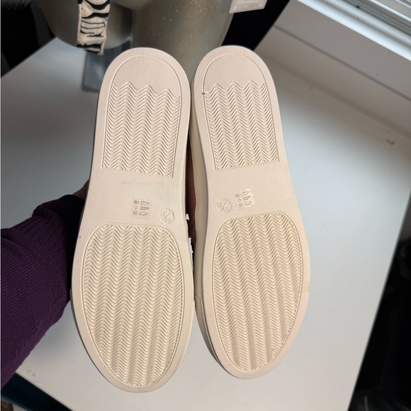 Dirty Laundry Pink Floral Embroidered Slip-Ons brand new - Picture 7 of 7